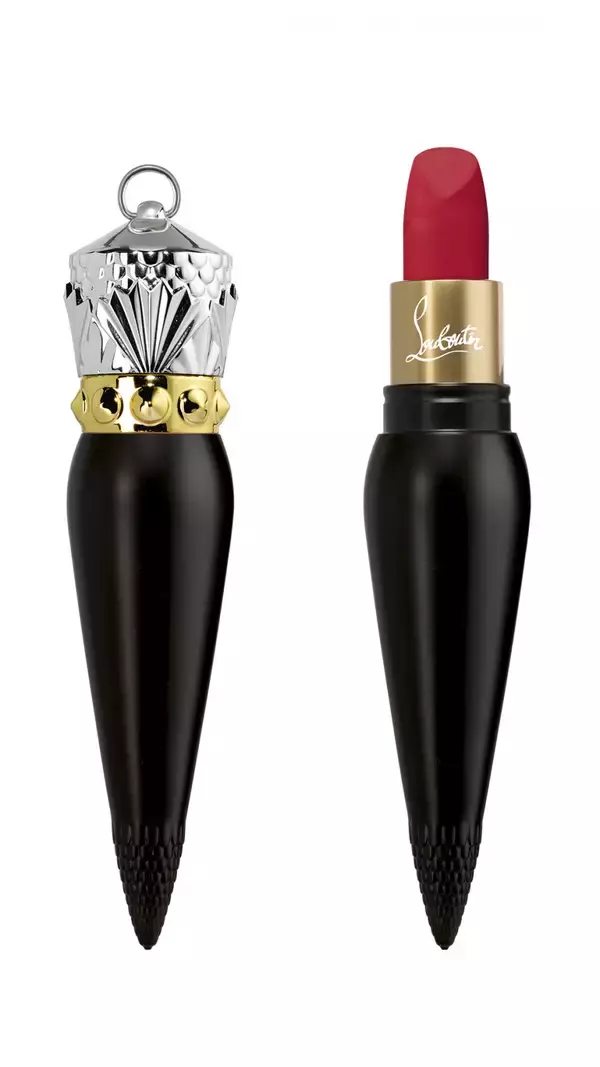 「クリスチャン ルブタンのホリデー、“レオパード柄”の大胆な赤マットリップやネイルが登場」の画像