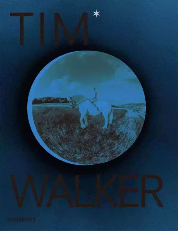 「ティム・ウォーカーの最新写真集。ケイト・ブランシェット、ビョークらで魅せるダークファンタジー【ShelfオススメBOOK】」の画像