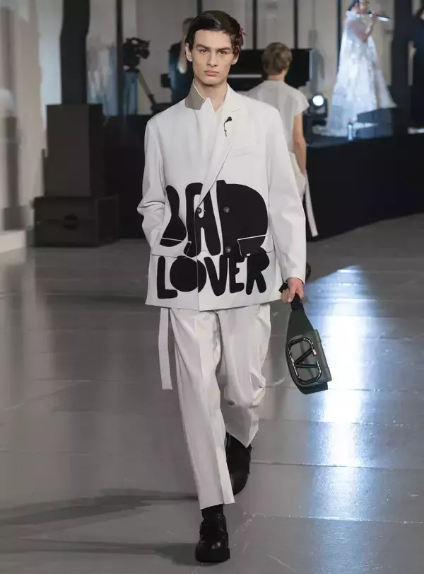 「ヴァレンティノ、オニツカタイガーと初コラボ【2020-21秋冬メンズ】」の画像