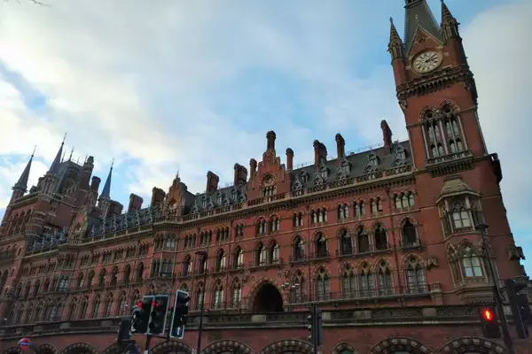 再開発で大変貌を遂げたキングスクロス! ローカルが集まる新注目スポット【ロンドンの旅vol.2】