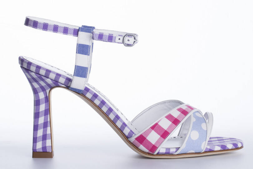 マノロ ブラニクから春の新作が登場。新宿伊勢丹でポップアップも