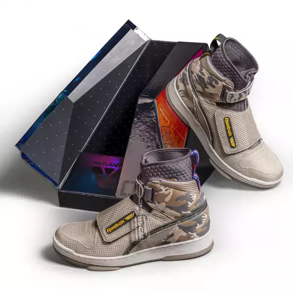 「リーボック×映画『エイリアン 2』、コラボスニーカー発売。海兵隊のユニフォームやドロップシップを再現」の画像