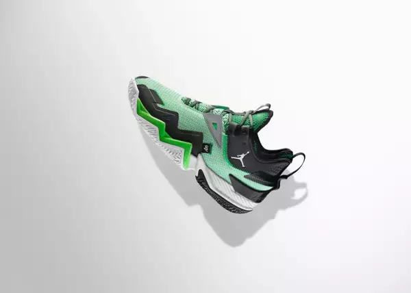 「ナイキ ジョーダンブランドの新作は、亡き親友とチームメイトをたたえる2つのシグネチャーシューズ」の画像