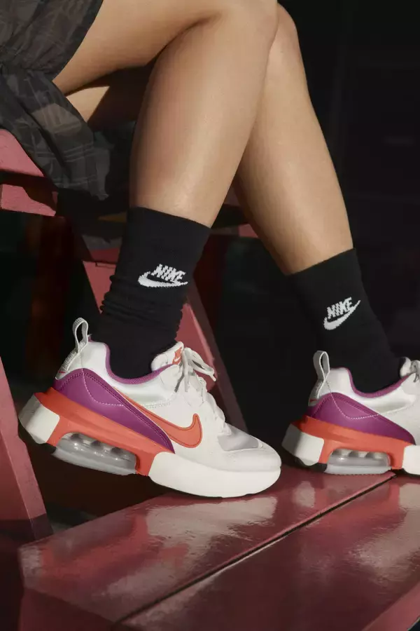 「ナイキ エア マックス ヴェローナの最新作。90年代のクラシックなランニングシューズから着想」の画像