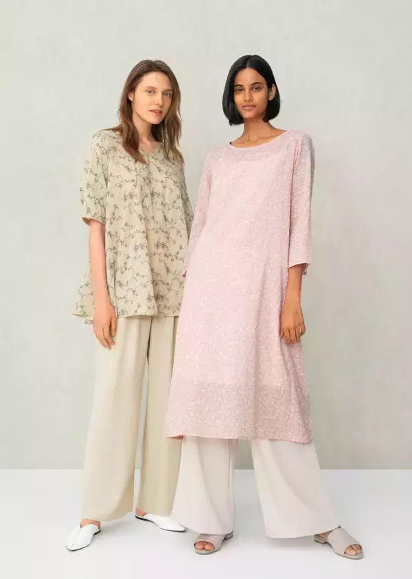 「ユニクロ×リナ・シン「クルタ・コレクション」発売、インド女性の日常着“クルタ”を新たなライフウエアに」の画像