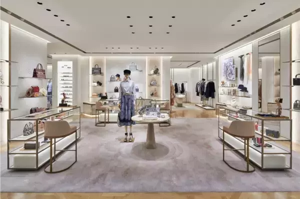 「ディオール大丸札幌店が新たにオープン。国内百貨店で初めてウィメンズとメンズを一緒に展開」の画像