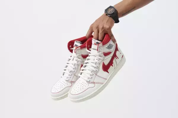 スチュリートから「AIR JORDAN1 RETRO HIGH OG SAIL/UNIVERSITY RED」をベースにしたカスタムモデルが発売