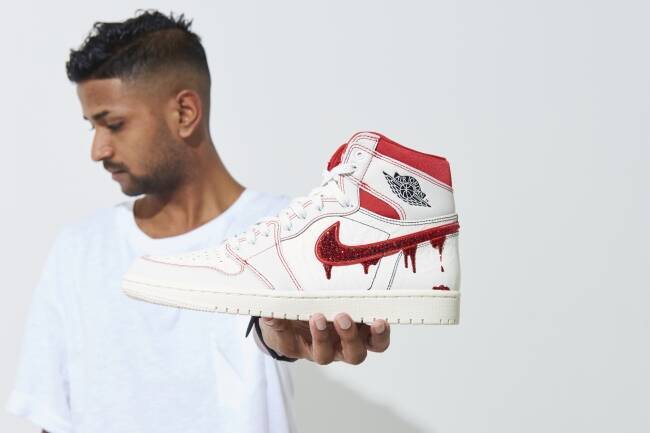 スチュリートから「AIR JORDAN1 RETRO HIGH OG SAIL/UNIVERSITY RED」をベースにしたカスタムモデルが発売
