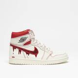 「スチュリートから「AIR JORDAN1 RETRO HIGH OG SAIL/UNIVERSITY RED」をベースにしたカスタムモデルが発売」の画像4