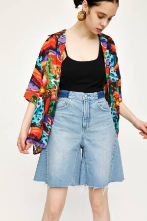 SLY（スライ）が 画家・小澤雅志氏とコラボ。Tシャツやトートバッグなどを発売