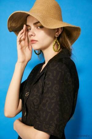 マウジーからミッキーやミニーが大きくプリントされたヴィンテージテイストなコレクション販売