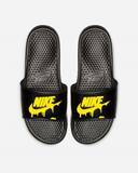 「NIKEのベナッシをベースにカスタマイズ。ビビットなソリッドカラーロゴの新色が登場」の画像6