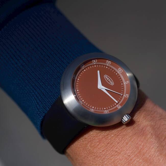 スイス時計ブランド「アイクポッド」、新コレクションMegapodで復活後初の限定モデルを発売