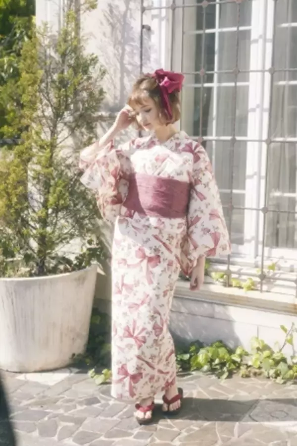 「今年の夏は「おうち浴衣」で涼しく華やかに。神田沙也加、小嶋真子が手掛ける浴衣も登場」の画像