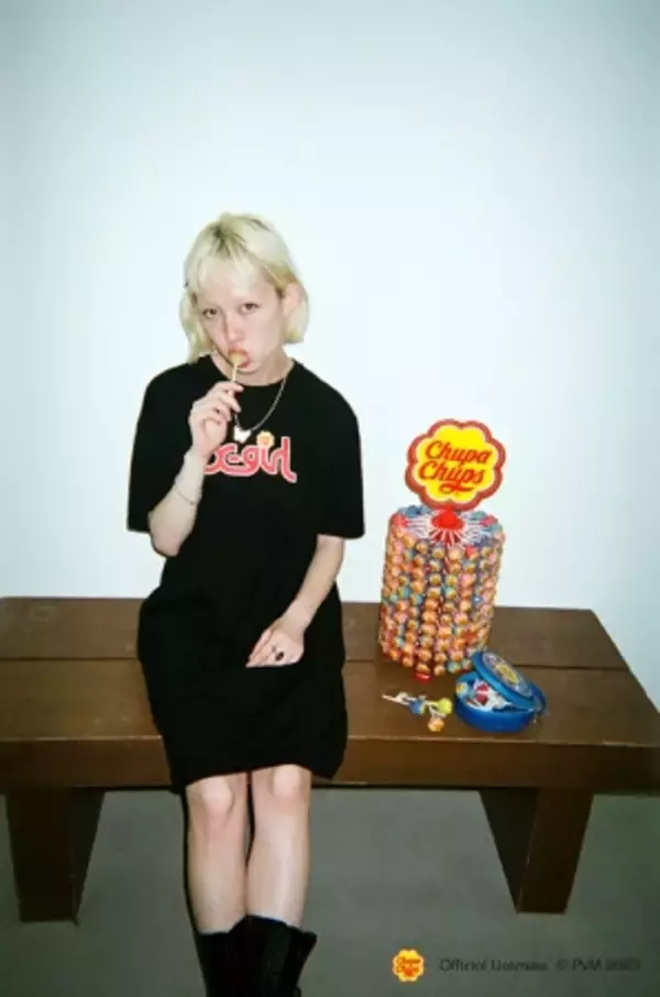 「X-girlとチュッパチャプスがコラボ! ロゴを組み合わせたキュートなコレクション」の画像