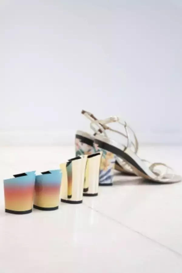 「ヒールを付け替えられるTanya Heath Parisとパリコレで日本の美を発信するユミカツラがコラボ」の画像