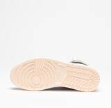 「スチュリートから「AIR JORDAN1 RETRO HIGH OG CRIMSON TINT」をベースにしたカスタムモデル発売」の画像5