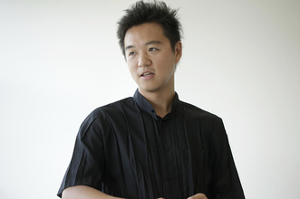 高橋悠介がイッセイミヤケメンデザイナーに就任するまで1/4―スタートに立ったばかり