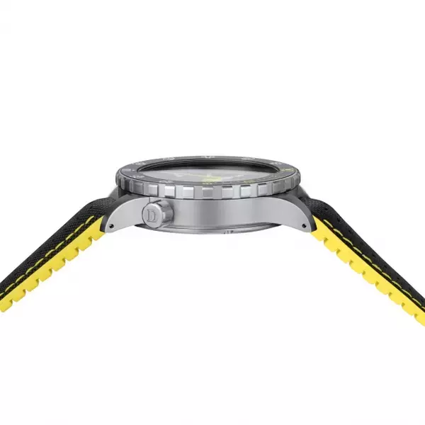 「ドイツ時計メーカーDAMASKO(ダマスコ）が高耐磁ダイバーウォッチ「ダイバー300M」のブラックイエローモデルを販売」の画像