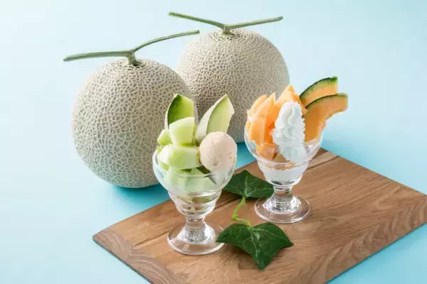 「映えカフェで旬の国産メロンを食べつくそう! フルーツパラダイスの「メロン食べ放題」開催」の画像