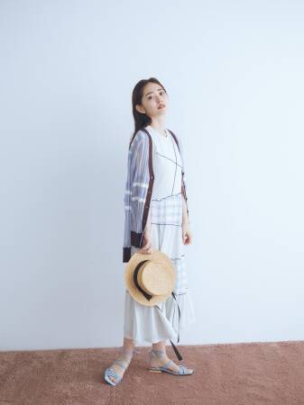歌手 鈴木愛理がファーファーで夏服をコーディネート! 売上利益が寄付されるチャリティプロジェクト