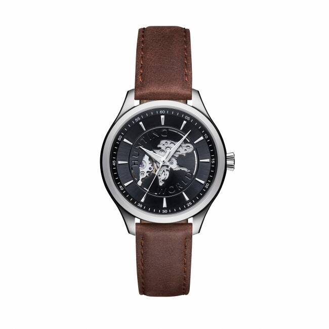 エレファントのシンボルマーク、ハンティング・ワールドの腕時計に黒い文字盤の限定モデルが登場