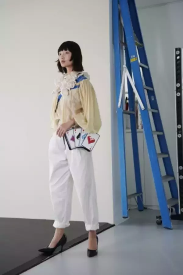 「ルイ・ヴィトンがウィメンズ 2021 クルーズ・コレクションを発表」の画像