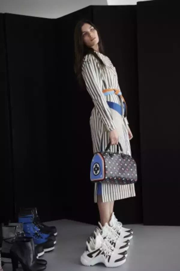 「ルイ・ヴィトンがウィメンズ 2021 クルーズ・コレクションを発表」の画像