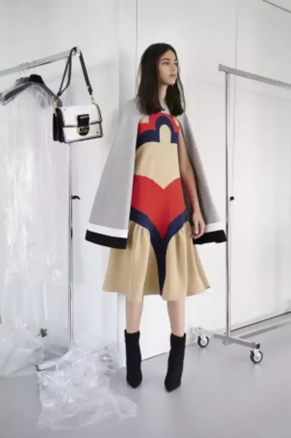 「ルイ・ヴィトンがウィメンズ 2021 クルーズ・コレクションを発表」の画像