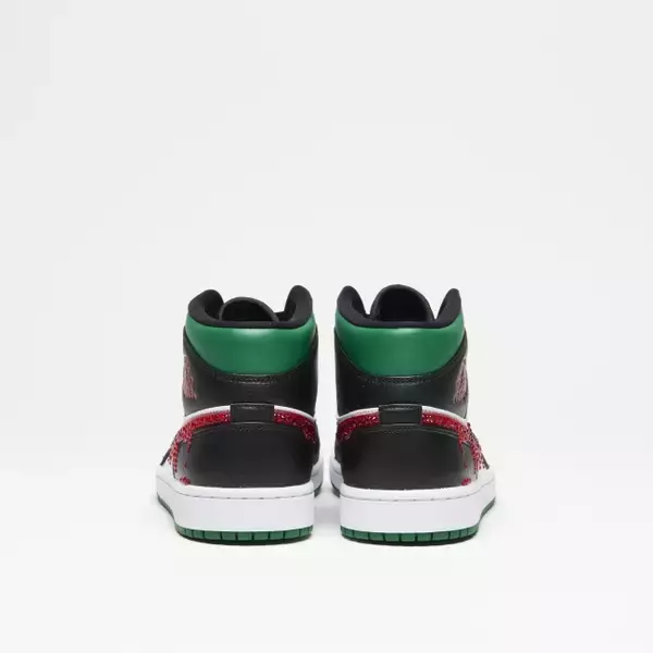 「スチュリートからAJ1 MIDの「GREEN TOE」をベースにしたカスタムモデルが発売」の画像