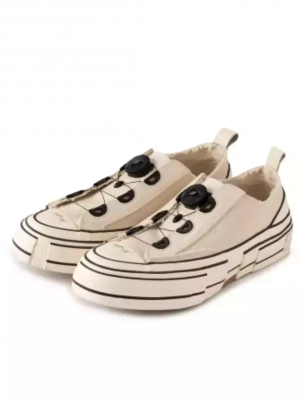 「要素をよりシンプルに削ぎ落とし洗練した表情に。Y'sとxVesselによるフットウエアコレクション発売」の画像