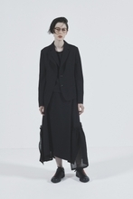 Y'sから初のアイウェアコレクションが登場! 機能的で質の高いプレタポルテを提案