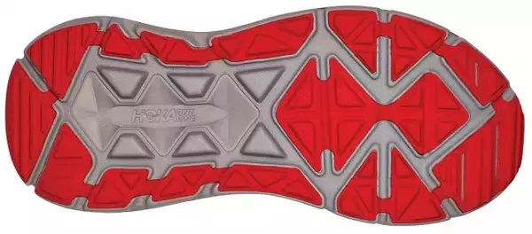 「HOKA ONE ONE より極厚のクッションを搭載した全路面対応ランニングシューズが新登場」の画像