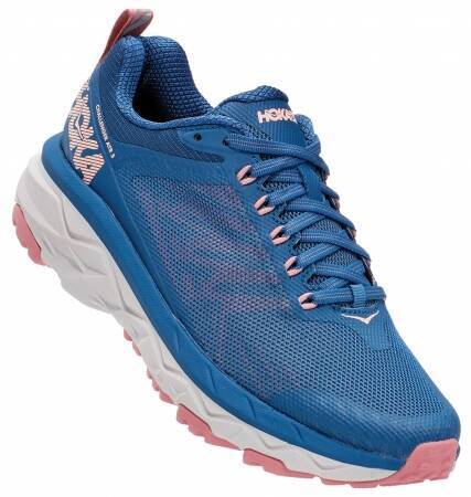 HOKA ONE ONE より極厚のクッションを搭載した全路面対応ランニングシューズが新登場
