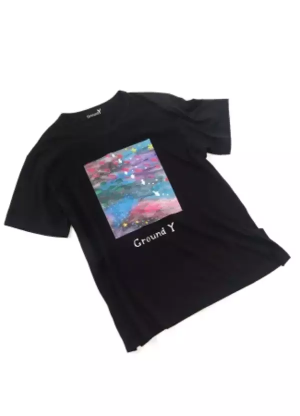「Ground Y が女優・深川麻衣とコラボレートしたTシャツコレクションを8月7日に発売」の画像