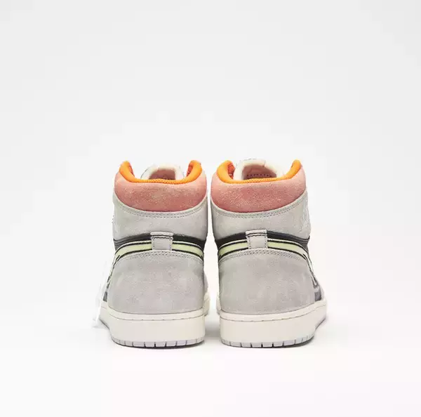 「スティルアライブからAJ1の「RETORO HIGH  NEUTRAL GREY」のリメイクスニーカーが発売」の画像