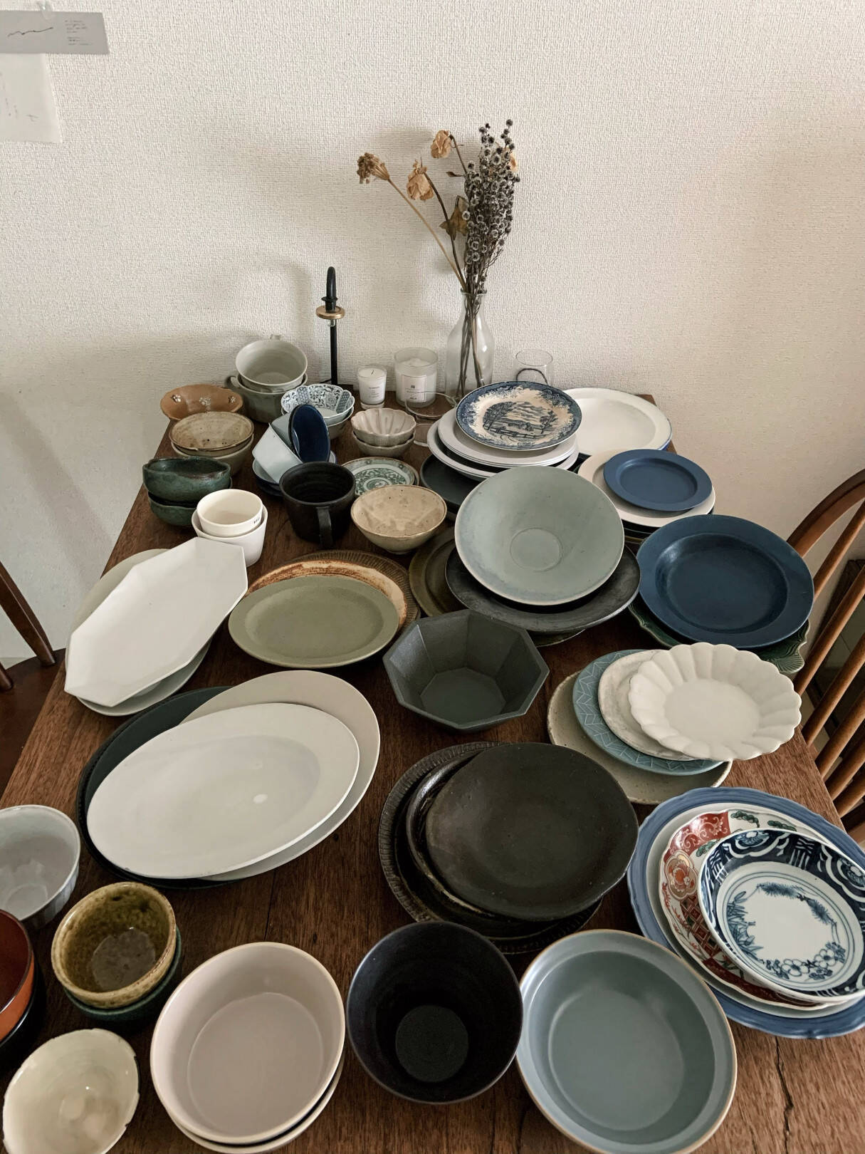 インスタで話題 ナツリさんのお部屋が素敵 やさしさ溢れる木材とアンティーク家具で彩られた空間 お部屋スナップ 年8月19日 エキサイトニュース 2 2