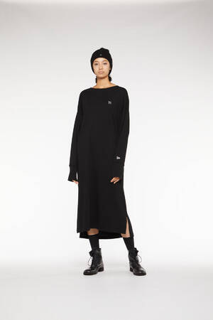 「Y's × New Era」ブラックとホワイトのシンプルなカラーリングで統一された2020秋冬コレクション