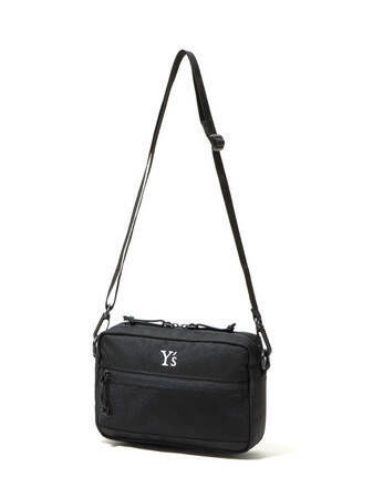 「Y's × New Era」ブラックとホワイトのシンプルなカラーリングで統一された2020秋冬コレクション