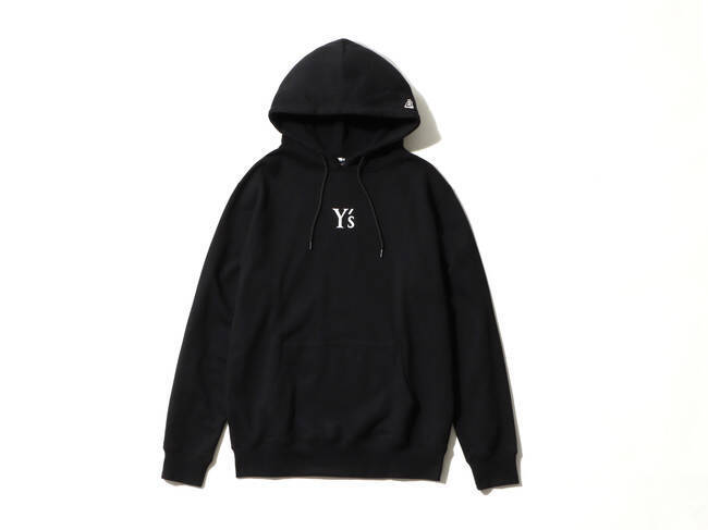 「Y's × New Era」ブラックとホワイトのシンプルなカラーリングで統一された2020秋冬コレクション