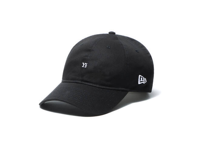 「Y's × New Era」ブラックとホワイトのシンプルなカラーリングで統一された2020秋冬コレクション