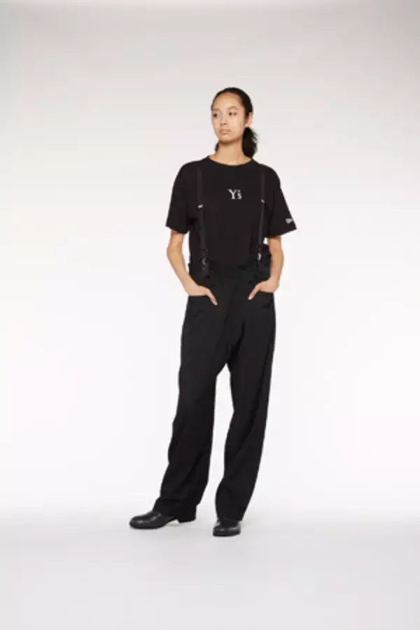 「「Y's × New Era」ブラックとホワイトのシンプルなカラーリングで統一された2020秋冬コレクション」の画像
