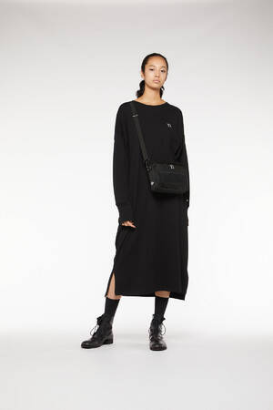 「Y's × New Era」ブラックとホワイトのシンプルなカラーリングで統一された2020秋冬コレクション