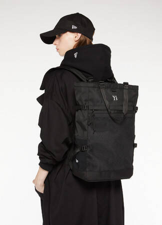 「Y's × New Era」ブラックとホワイトのシンプルなカラーリングで統一された2020秋冬コレクション