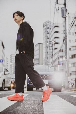 HOKA ONE ONEの中で最大級のクッショニングモデル「BONDI 7」がatmos定番カラーで登場