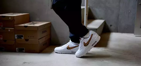 「注目リメイクブランド スティルアライブが待望のAIR MAX 90シリーズを初リメイク」の画像