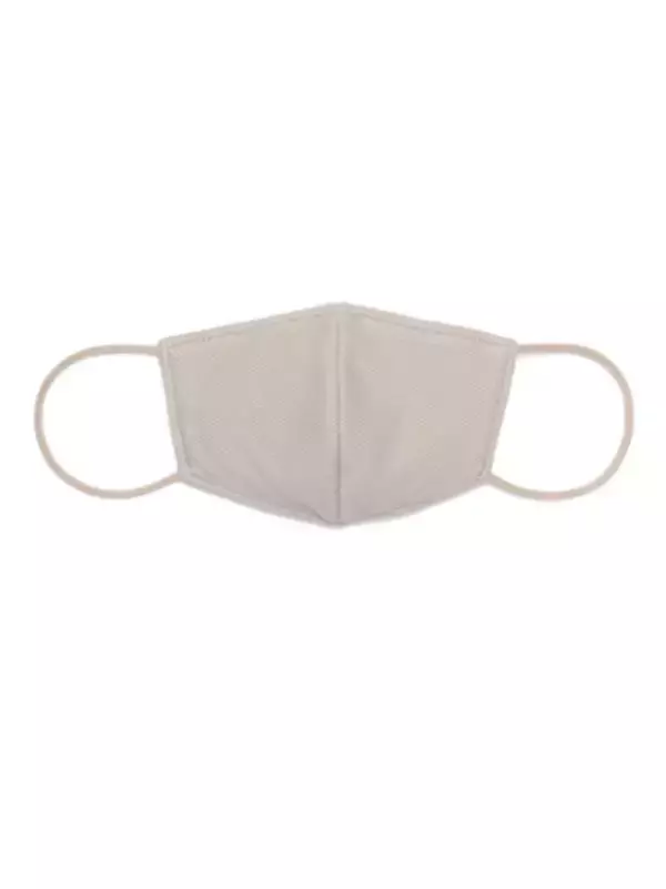 「大き目のサイズ×生地の斜めのラインが小顔効果抜群! スナイデルから秋服に合うマスクが登場」の画像