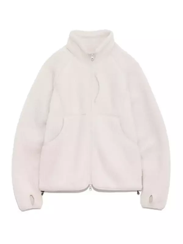 「アウトドアでもデイリーでも! 「エミ」×「スノーピーク」初のコラボレーションアイテム発売」の画像