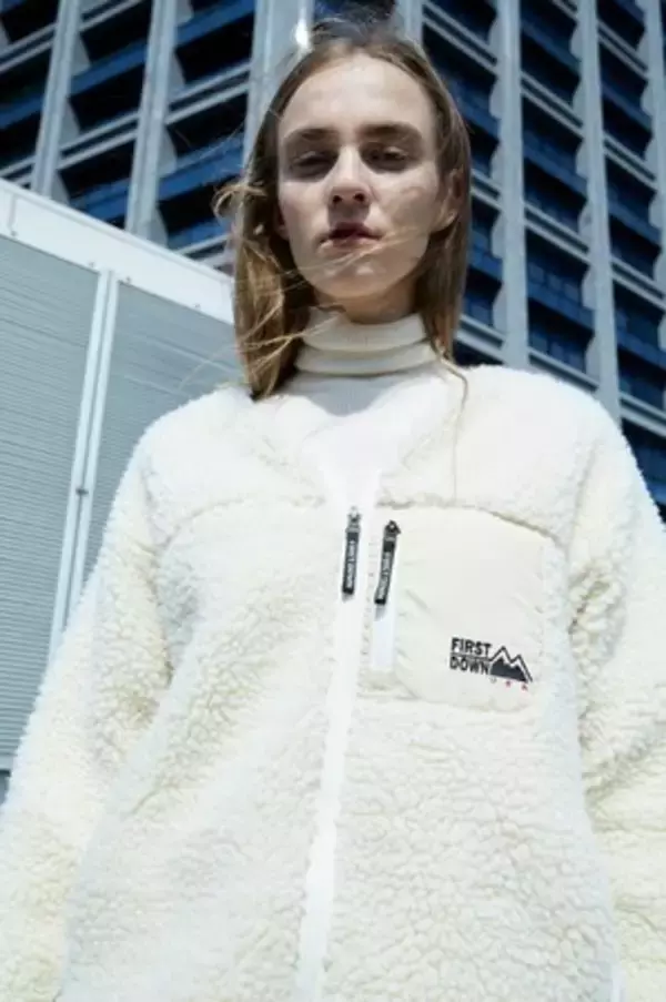 「大人の女性に向けたアウターをラインアップ! 今注目の米ダウンブランド「FIRST DOWN」の別注アウターが登場」の画像
