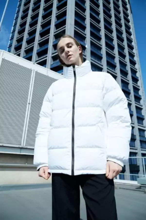 「大人の女性に向けたアウターをラインアップ! 今注目の米ダウンブランド「FIRST DOWN」の別注アウターが登場」の画像